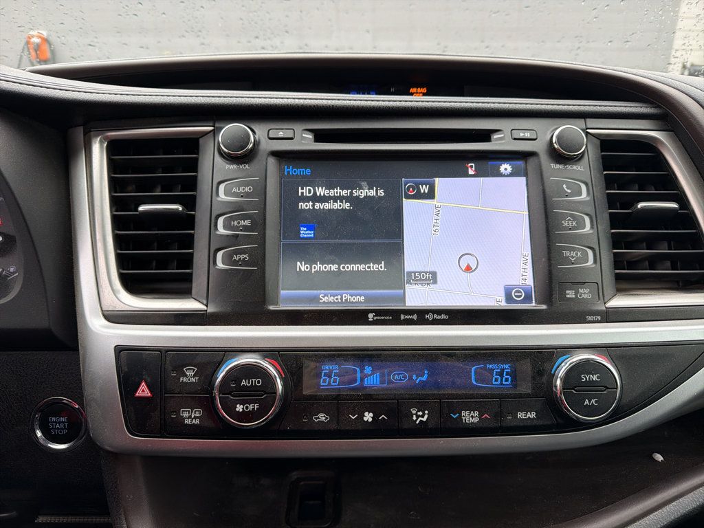 Used 2018 Toyota Highlander XLE AWD/4WD image 13