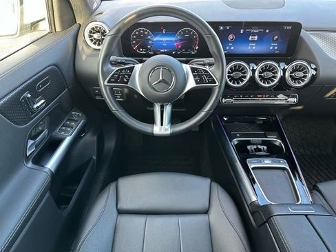 Used 2024 Mercedes-Benz GLA 250 4MATIC image 12