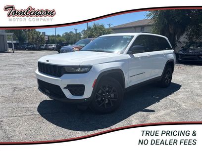 Used 2025 Jeep Grand Cherokee Altitude