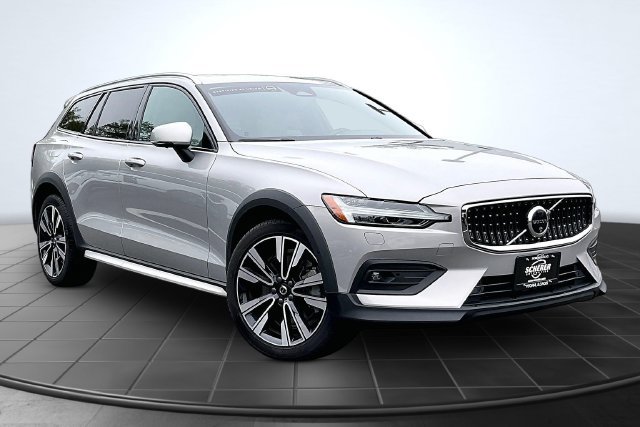 Certified 2025 Volvo V60 B5 Cross Country Ultra AWD/4WD image 14