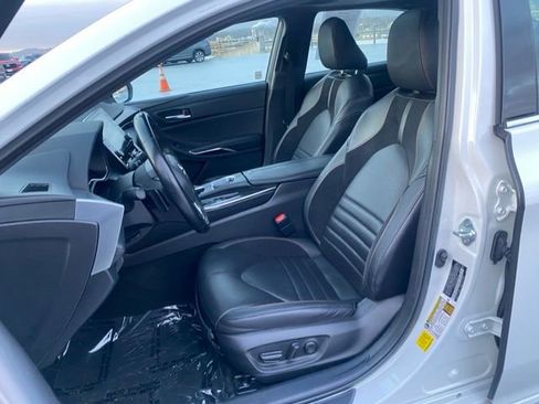 Certified 2021 Toyota Avalon XSE image 18