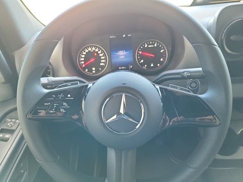 Used 2025 Mercedes-Benz Sprinter 2500 image 24