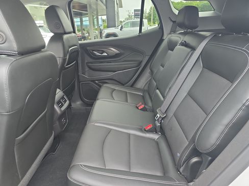 Used 2024 GMC Terrain SLT w/ Infotainment Package II AWD/4WD image 16