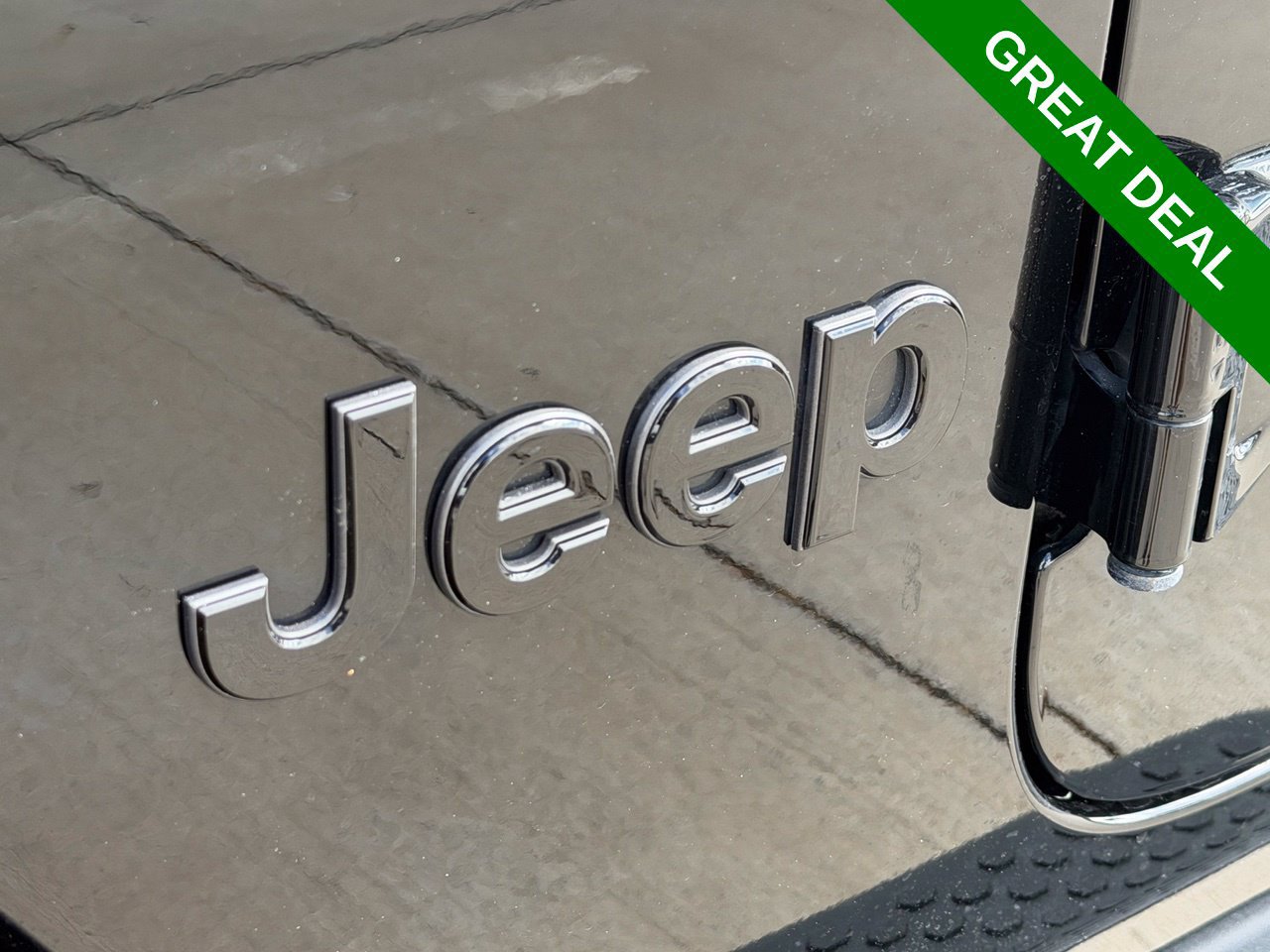 Used 2021 Jeep Wrangler Unlimited Sahara AWD/4WD image 12