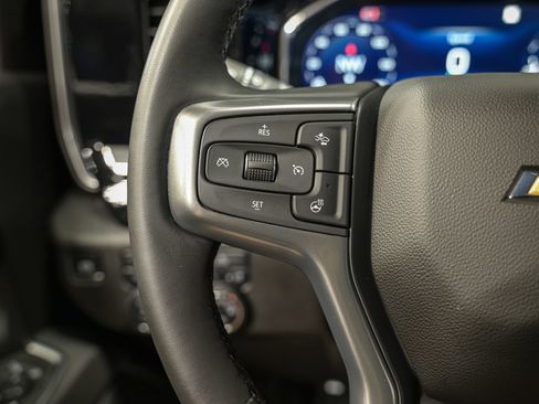 Used 2025 Chevrolet Silverado 1500 LT AWD/4WD image 19