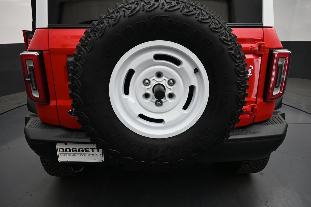 Used 2023 Ford Bronco Heritage Edition AWD/4WD image 9