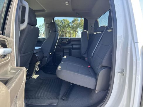 Used 2024 Chevrolet Silverado 2500 Custom w/ Custom Value Package image 30