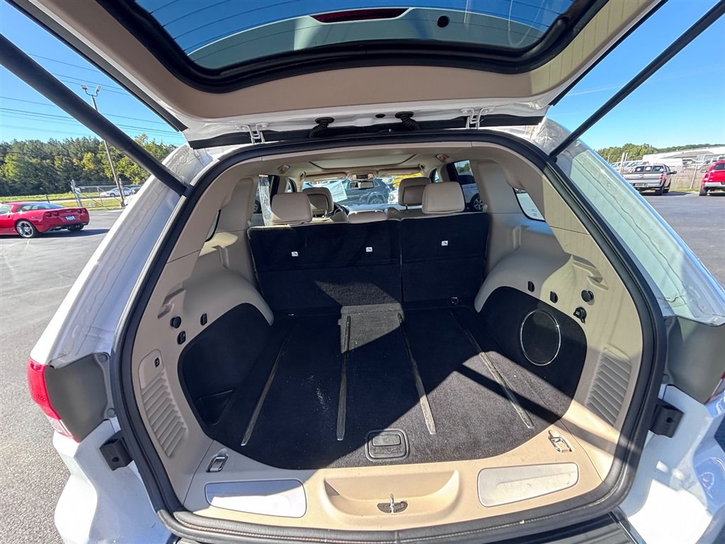 Used 2013 Jeep Grand Cherokee Limited w/ Luxury Group II AWD/4WD image 19