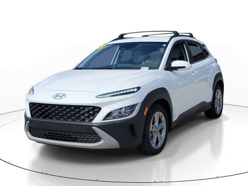 Used 2023 Hyundai Kona SEL AWD/4WD image 3