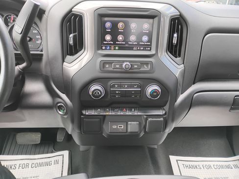 Used 2022 Chevrolet Silverado 1500 Custom image 8