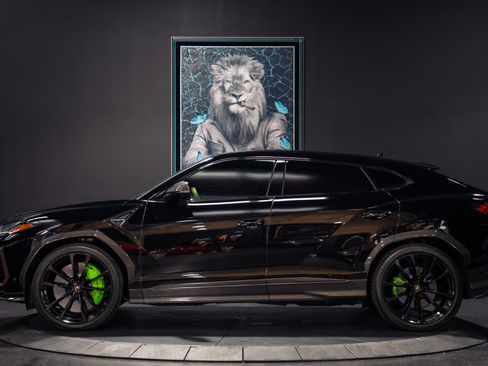 Used 2022 Lamborghini Urus AWD/4WD image 5