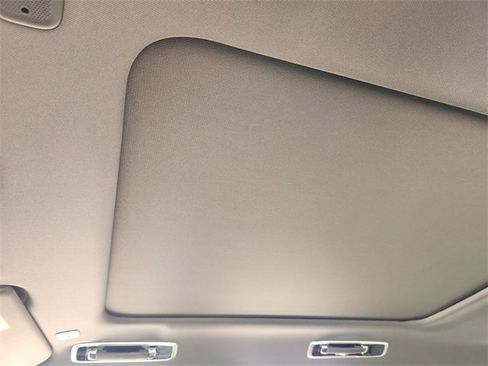 New 2026 Land Rover Range Rover SE image 17