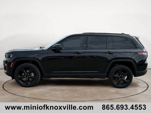 Used 2024 Jeep Grand Cherokee Limited w/ Black Appearance Package image 6