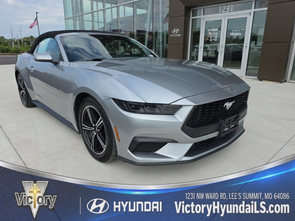Used 2025 Ford Mustang Premium RWD image 7