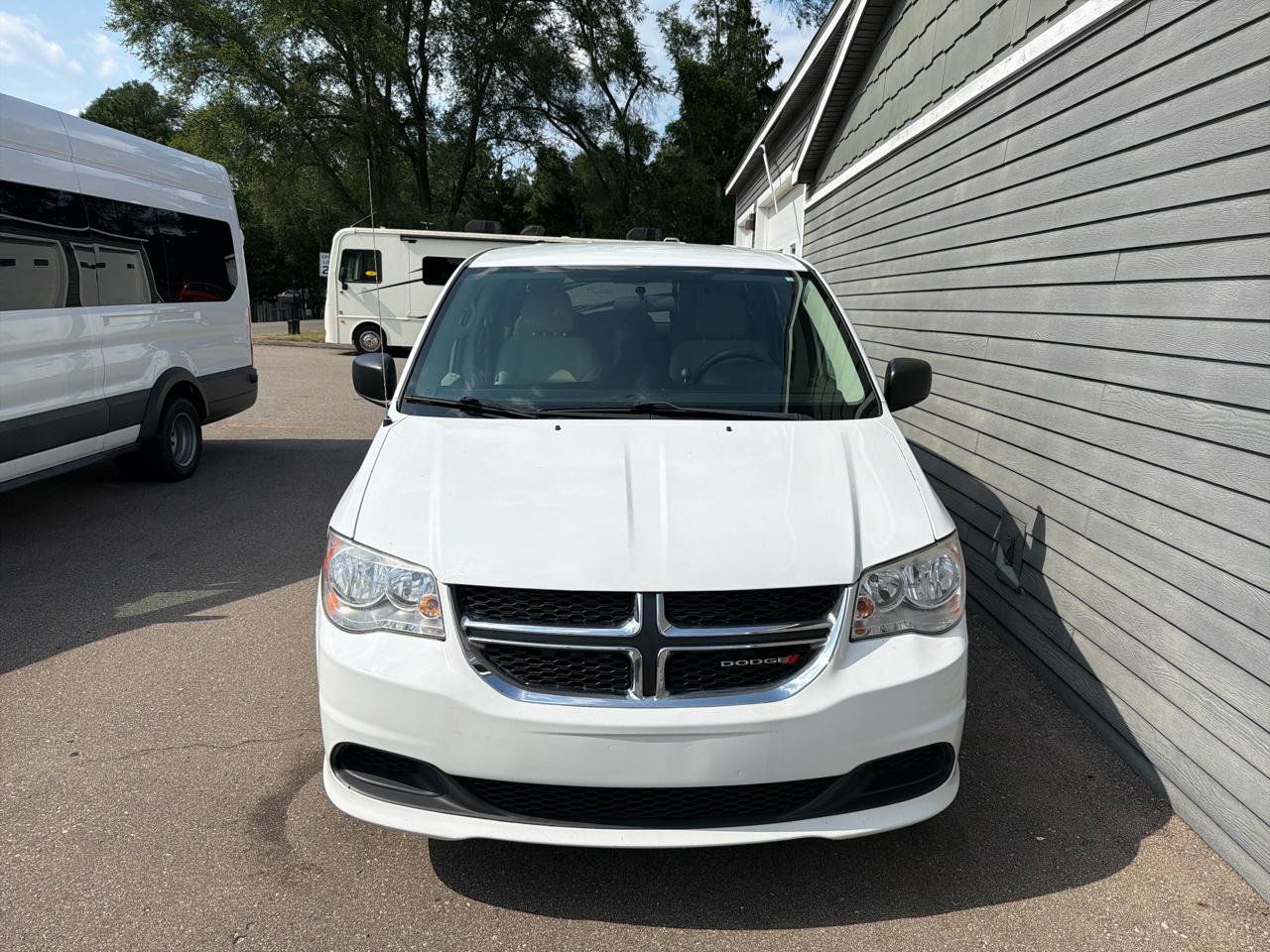 Used 2017 Dodge Grand Caravan SE w/ Power Window Group FWD image 17