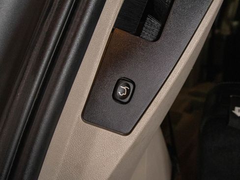 Used 2020 Dodge Grand Caravan SXT image 23