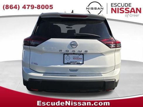 Certified 2026 Nissan Rogue SV FWD image 5