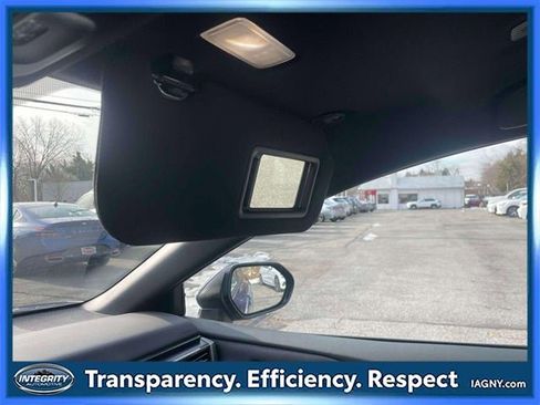 Used 2025 Toyota Camry SE image 33