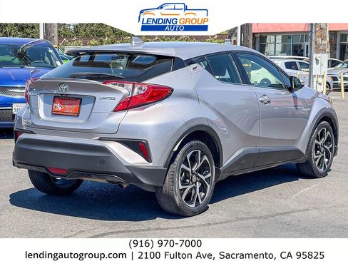 Used 2019 Toyota C-HR Limited FWD image 4