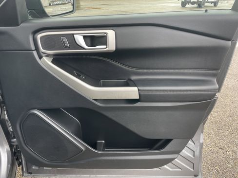 Certified 2022 Ford Explorer XLT w/ Equipment Group 202A image 40
