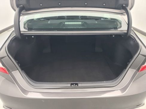 Used 2018 Toyota Camry XSE image 16