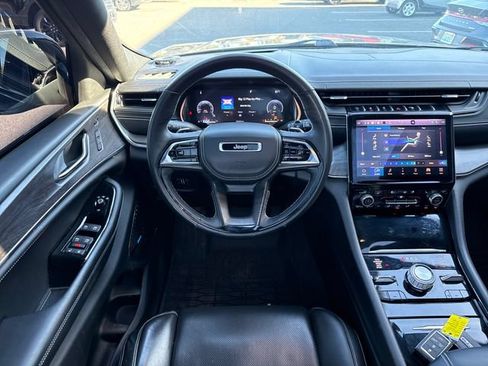 Used 2022 Jeep Grand Cherokee L Overland w/ Advanced Protech Group III AWD/4WD image 29