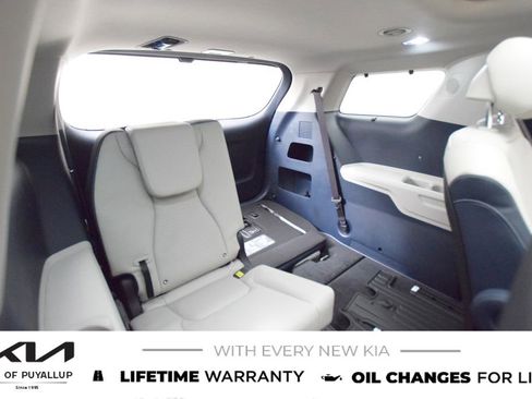 New 2025 Kia Carnival SX Prestige image 14