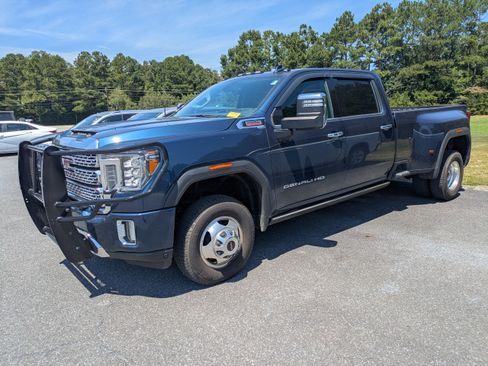 Used 2023 GMC Sierra 3500 Denali w/ Denali Ultimate Package AWD/4WD image 2