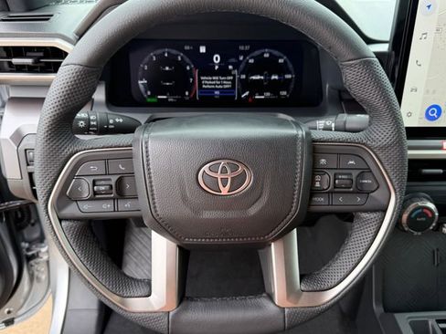 Used 2026 Toyota Tacoma TRD Off-Road AWD/4WD image 11