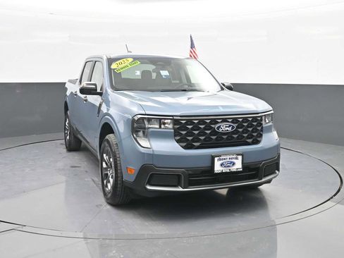 Used 2025 Ford Maverick XLT w/ XLT Luxury Package AWD/4WD image 2
