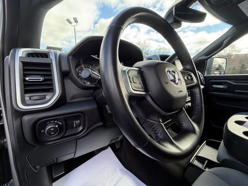 Used 2024 RAM 2500 Big Horn AWD/4WD image 27
