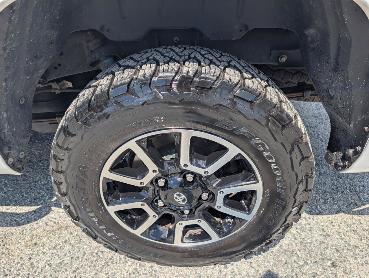 Used 2014 Toyota Tundra Limited w/ Limited Premium Package AWD/4WD image 10