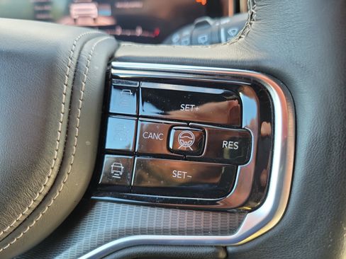 Used 2025 Jeep Grand Wagoneer Series II Obsidian w/ Quick Order Packagew 28T AWD/4WD image 19
