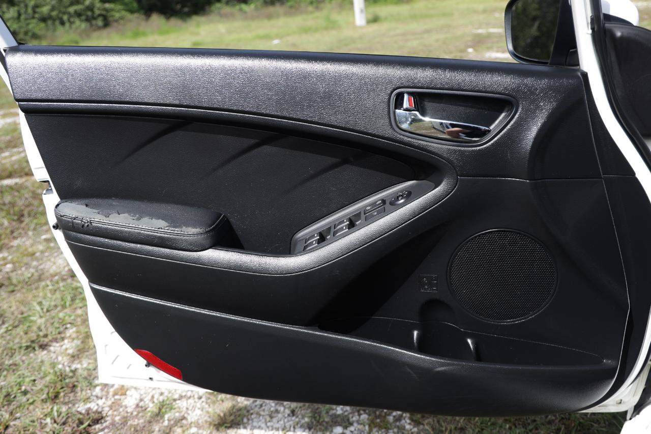 Used 2016 Kia Forte LX FWD image 38
