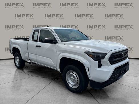 Used 2024 Toyota Tacoma SR image 7