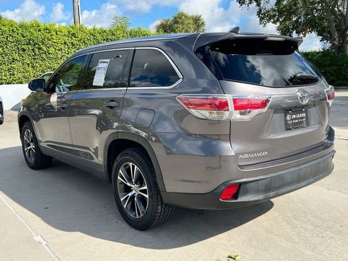 Used 2016 Toyota Highlander XLE FWD image 5
