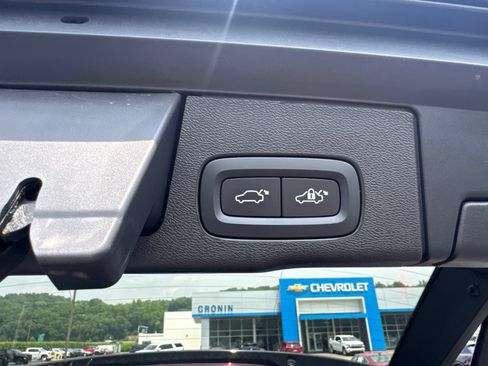 Used 2024 Volvo XC60 B5 Plus AWD/4WD image 13