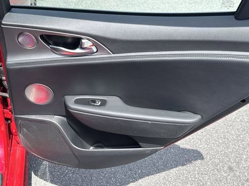 Used 2018 Kia Stinger GT2 AWD/4WD image 16