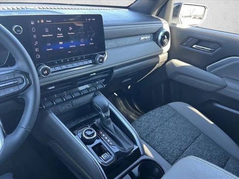 Used 2024 Chevrolet Colorado ZR2 w/ Technology Package image 15