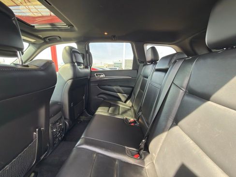 Used 2018 Jeep Grand Cherokee Limited image 29