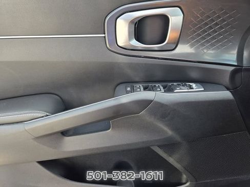 Used 2023 Kia Sorento LX FWD image 25