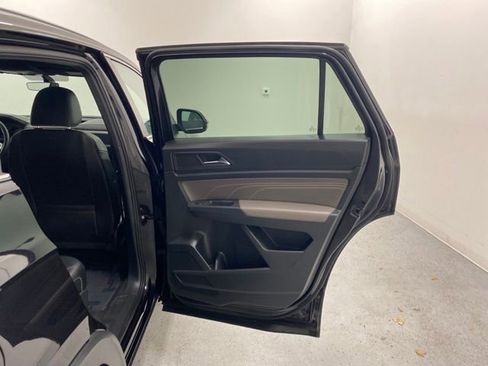 Used 2021 Volkswagen Atlas Cross Sport SEL image 37