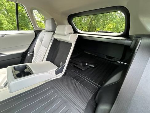 Used 2022 Toyota RAV4 XLE Premium AWD/4WD image 35