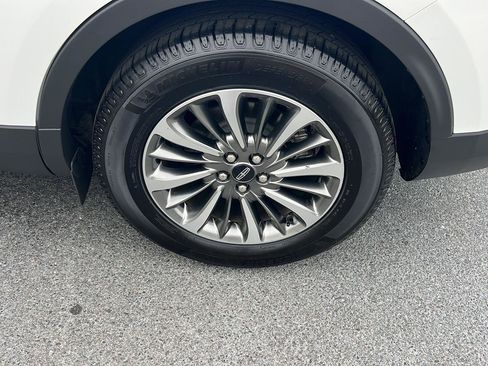 Used 2020 Lincoln Nautilus FWD w/ Equipment Group 101A image 38