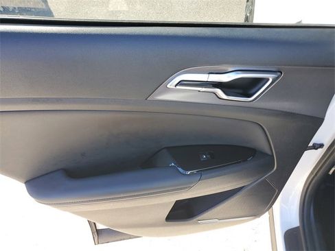 Certified 2023 Kia Sportage SX image 9