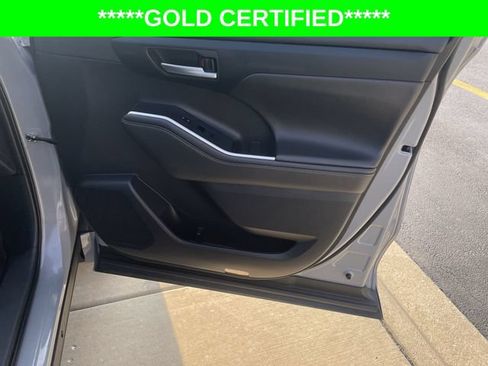 Certified 2024 Toyota Highlander XLE AWD/4WD image 41