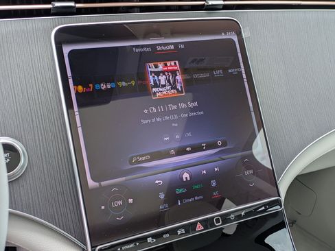 New 2026 Mercedes-Benz EQE 320 4MATIC SUV image 23