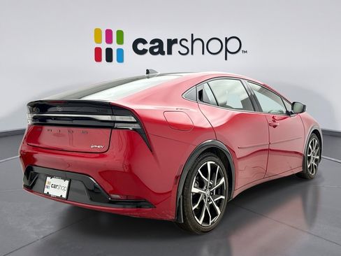 Used 2025 Toyota Prius Plug-In Hybrid image 5