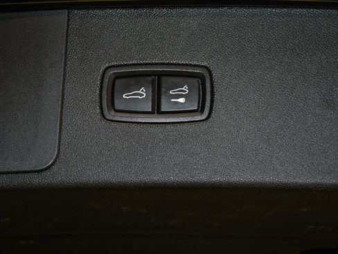 Certified 2023 Porsche Cayenne Platinum Edition AWD/4WD image 22