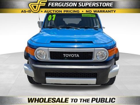 Used 2007 Toyota FJ Cruiser 4WD w/ Convenience Pkg image 2